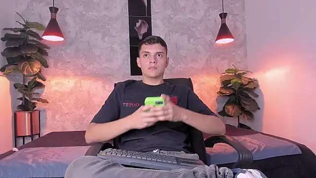 Snapshot of ian_jacob chatting on March 19, 7:51 pm ian jacob online show from March 19, 7:51 pm