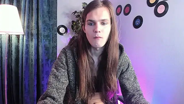 Snapshot of WillFobos chatting on March 25, 9:32 pm WillFobos online show from March 25, 9:32 pm