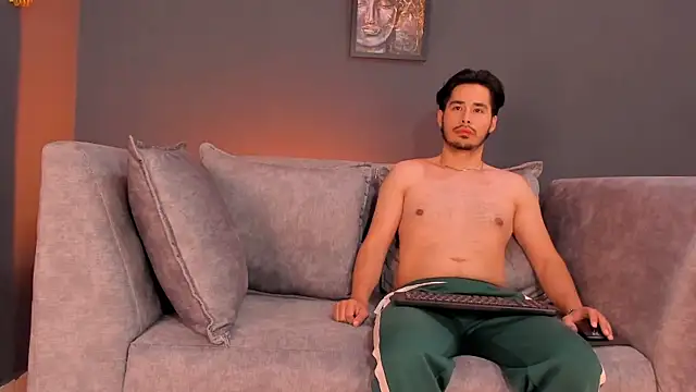 Snapshot of ReubenandScott chatting on March 24, 7:08 pm ReubenandScott online show from March 24, 7:08 pm