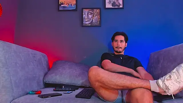 Snapshot of ReubenandScott chatting on March 27, 9:03 pm ReubenandScott online show from March 27, 9:03 pm