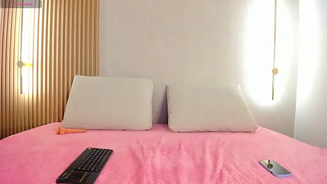 Snapshot of lua_rosse chatting on March 21, 7:39 pm lua rosse online show from March 21, 7:39 pm