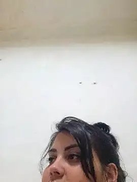 Snapshot of HotCubaLinda chatting on March 29, 2:00 am HotCubaLinda online show from March 29, 2:00 am