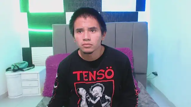 Snapshot of adonis_latin_19 chatting on March 26, 4:07 am adonis latin 19 online show from March 26, 4:07 am