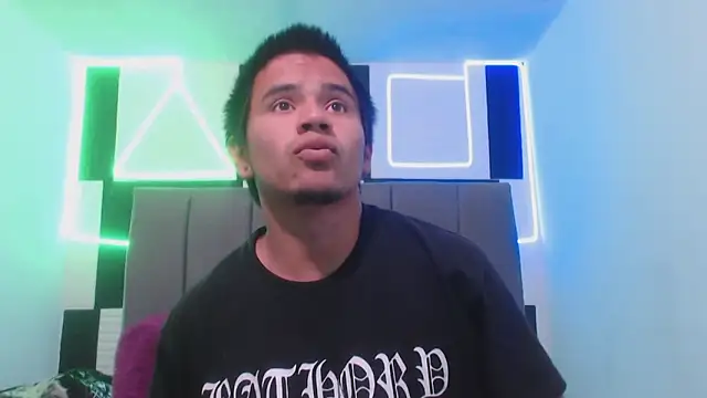 Snapshot of adonis_latin_19 chatting on March 30, 2:18 pm adonis latin 19 online show from March 30, 2:18 pm