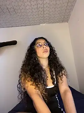 Snapshot of katniss_everdeen_ chatting on March 24, 2:33 pm katniss everdeen online show from March 24, 2:33 pm