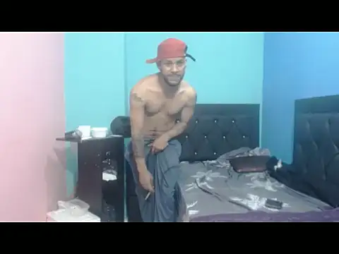 Snapshot of millerthh chatting on March 25, 12:16 am millerthh online show from March 25, 12:16 am