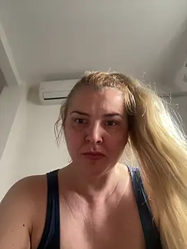 Snapshot of Maria3879 chatting on March 20, 1:49 pm Maria3879 online show from March 20, 1:49 pm