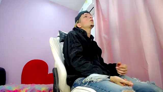 Hot Gaara  online show from March 27, 3:34 am