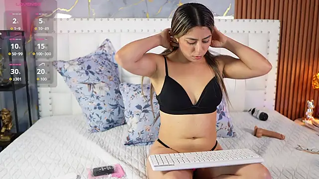 Snapshot of QuickHookupp chatting on June 9, 2:56 am QuickHookupp online show from June 9, 2:56 am