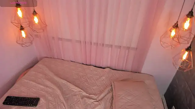 Snapshot of Magic_katt chatting on March 28, 10:31 pm Magic katt online show from March 28, 10:31 pm