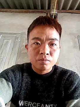 boy-pho- online show from March 21, 1:10 am