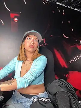 Snapshot of Laila_LS chatting on March 24, 3:39 pm Laila LS online show from March 24, 3:39 pm