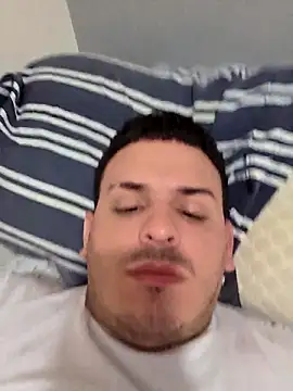 Snapshot of vmaxis chatting on April 11, 4:28 am vmaxis online show from April 11, 4:28 am