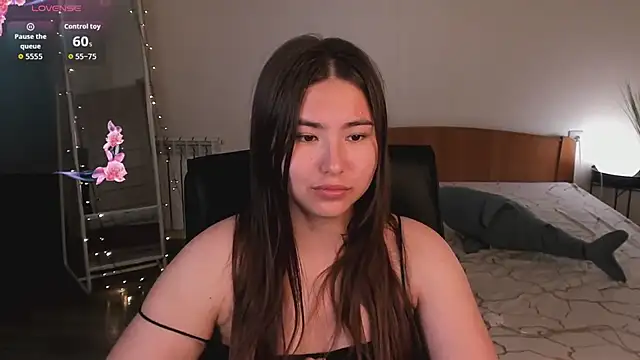 IceIcebabe  online show from July 17, 1:12 am