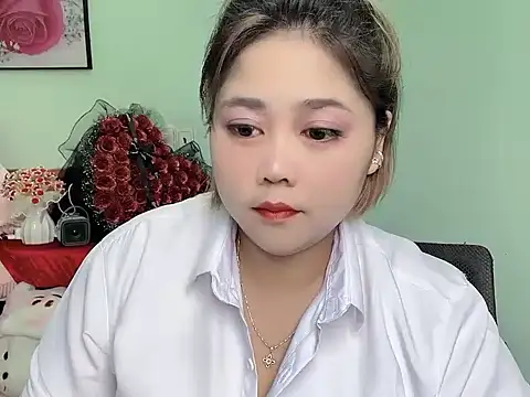 Snapshot of Nhanlu009 chatting on April 5, 9:50 am Nhanlu009 online show from April 5, 9:50 am