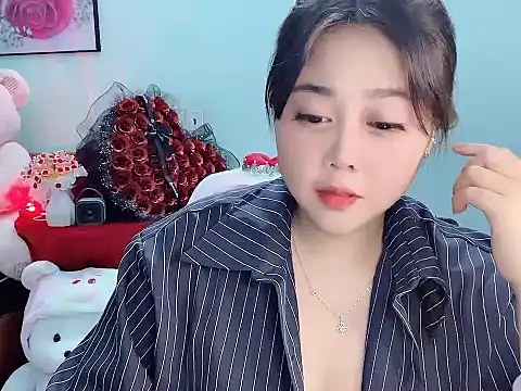 Snapshot of Nhanlu009 chatting on April 12, 3:28 pm Nhanlu009 online show from April 12, 3:28 pm