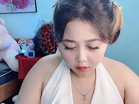 Snapshot of Nhanlu009 chatting on April 16, 11:44 am Nhanlu009 online show from April 16, 11:44 am