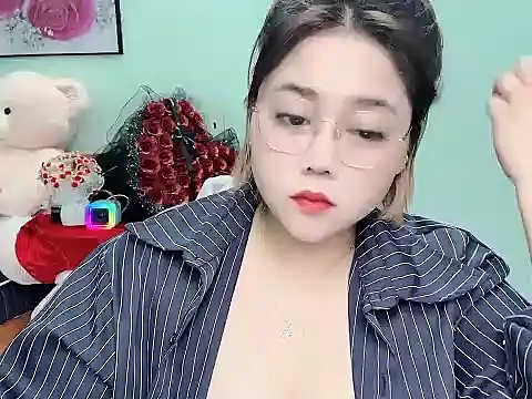 Snapshot of Nhanlu009 chatting on April 18, 9:13 am Nhanlu009 online show from April 18, 9:13 am