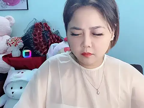 Snapshot of Nhanlu009 chatting on April 18, 7:58 pm Nhanlu009 online show from April 18, 7:58 pm