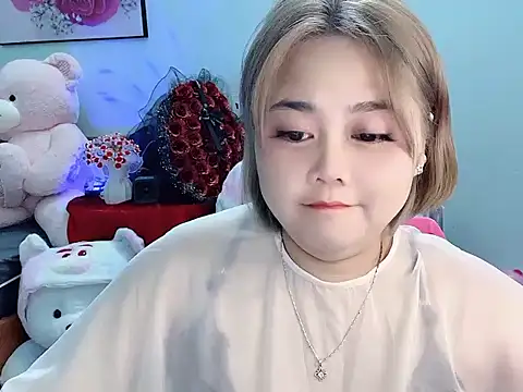 Snapshot of Nhanlu009 chatting on April 22, 12:18 pm Nhanlu009 online show from April 22, 12:18 pm