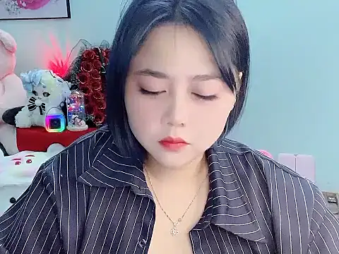 Snapshot of Nhanlu009 chatting on April 25, 1:52 pm Nhanlu009 online show from April 25, 1:52 pm