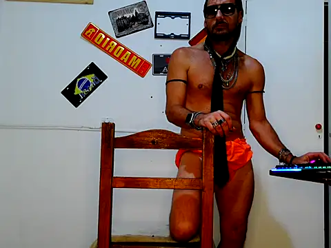 Snapshot of freddymdq100 chatting on March 23, 7:45 am freddymdq100 online show from March 23, 7:45 am