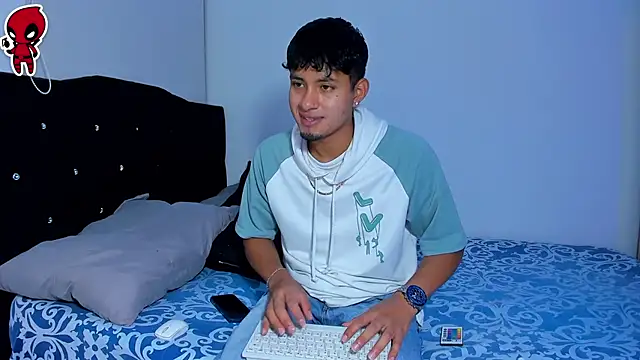 Snapshot of Thiago_snoop chatting on March 22, 11:30 pm Thiago snoop online show from March 22, 11:30 pm