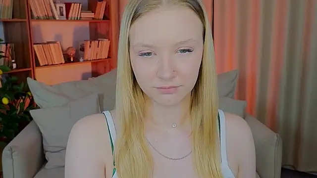 StaceyyJones online show from March 24, 10:20 am