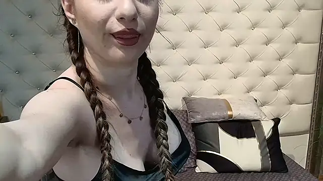 AmiellaRose online show from March 28, 6:35 am