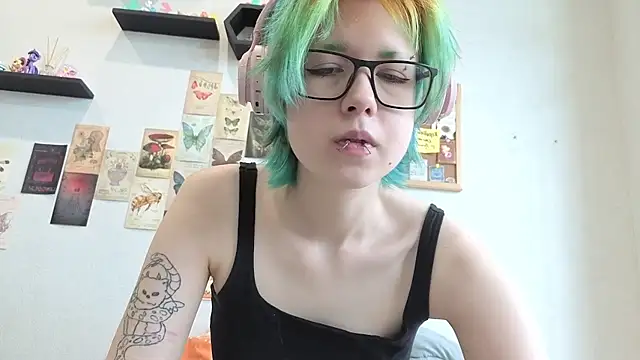 LittleKittenStar online show from June 8, 11:32 am