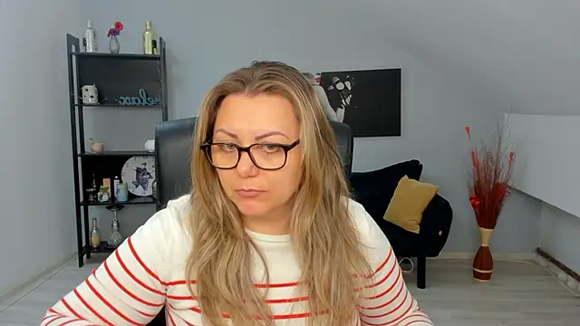 JessieRichards online show from March 27, 7:47 am