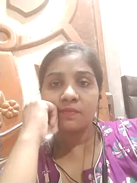 Snapshot of LovelyRenu chatting on March 25, 8:53 am LovelyRenu online show from March 25, 8:53 am