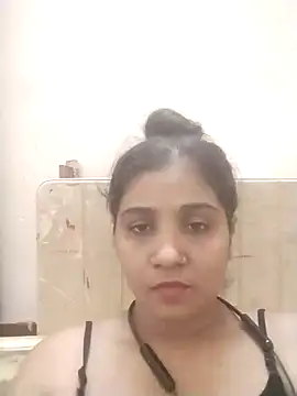 Snapshot of LovelyRenu chatting on March 29, 9:53 am LovelyRenu online show from March 29, 9:53 am