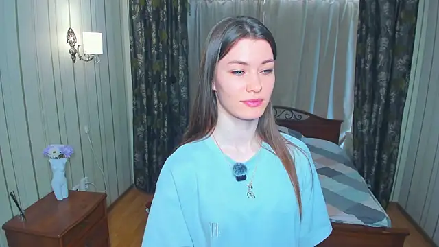 Snapshot of JulissaLipoma chatting on March 24, 7:02 am JulissaLipoma online show from March 24, 7:02 am