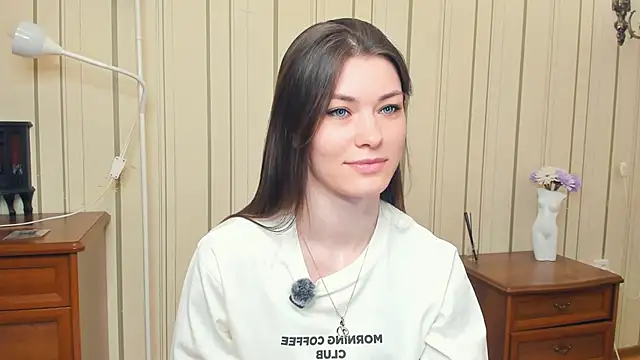 Snapshot of JulissaLipoma chatting on March 25, 6:08 am JulissaLipoma online show from March 25, 6:08 am