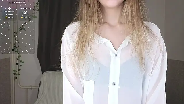 Emily Nelsonn online show from June 7, 6:00 pm