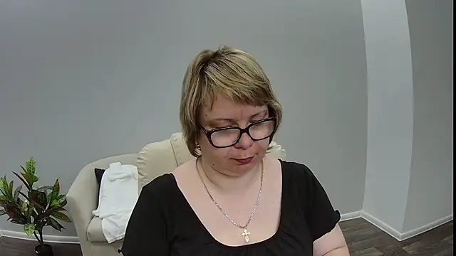 BonnnyBoobsy online show from July 19, 6:11 pm