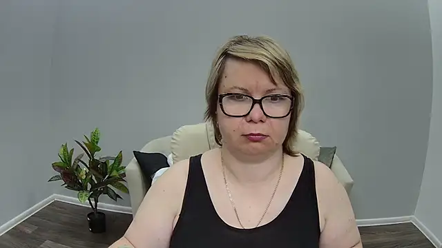 BonnnyBoobsy online show from July 21, 6:10 pm