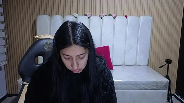 Snapshot of Melannyy_V chatting on April 16, 12:39 pm Melannyy V online show from April 16, 12:39 pm
