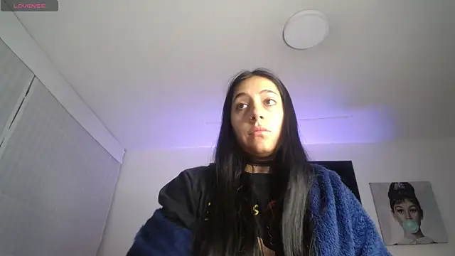 Snapshot of Melannyy_V chatting on May 6, 11:37 am Melannyy V online show from May 6, 11:37 am