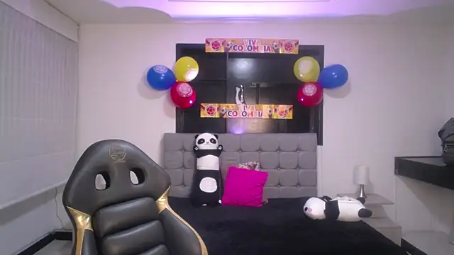 Melannyy V online show from June 19, 12:42 pm