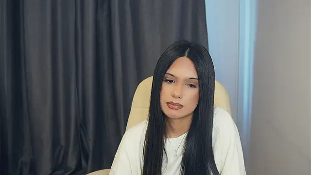 Snapshot of BibiPharr chatting on March 25, 10:10 am BibiPharr online show from March 25, 10:10 am