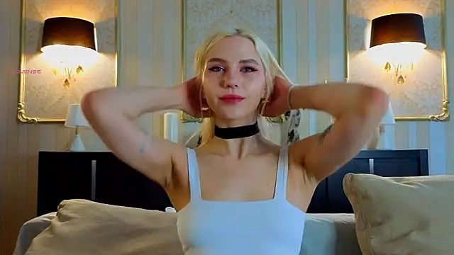 Snapshot of GladyDarras chatting on March 22, 3:54 am GladyDarras online show from March 22, 3:54 am