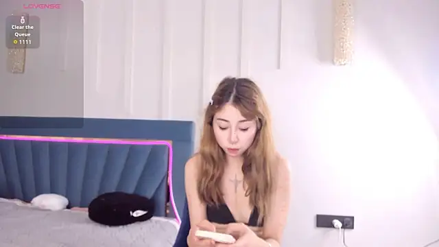 Snapshot of gigi_meii chatting on June 9, 1:45 pm gigi meii online show from June 9, 1:45 pm