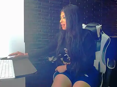 AuroraVelvet online show from March 22, 3:10 am