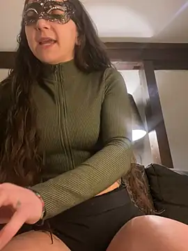 Snapshot of SwissHotLeo chatting on March 22, 9:18 pm SwissHotLeo online show from March 22, 9:18 pm