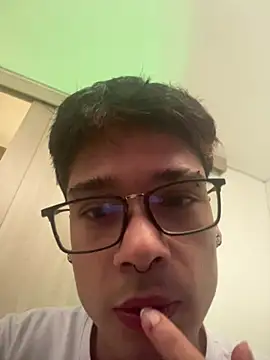 ronald maximo19 online show from March 20, 3:50 pm