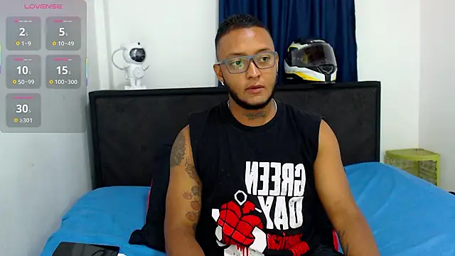 Snapshot of MascTyler chatting on March 28, 8:19 pm MascTyler online show from March 28, 8:19 pm