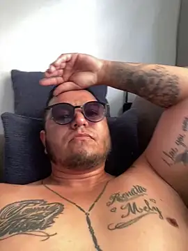 HOTB0Y18 online show from March 22, 10:35 pm