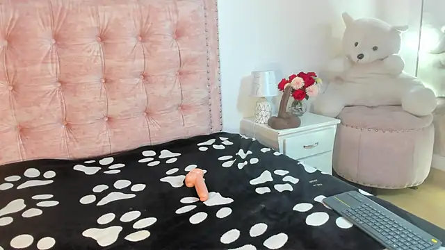 AilinRose online show from April 17, 12:30 pm